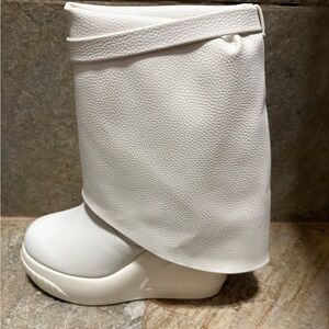 Liliana White Ankle Booties